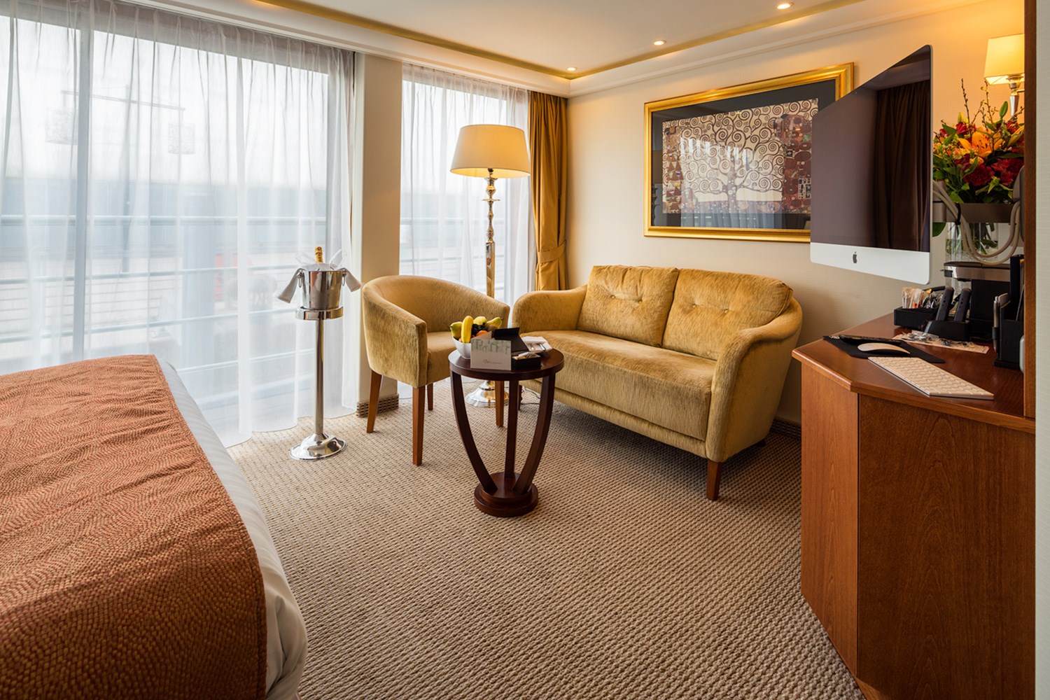 Amawaterways AmaDolce Accommodation Suite 3.jpg